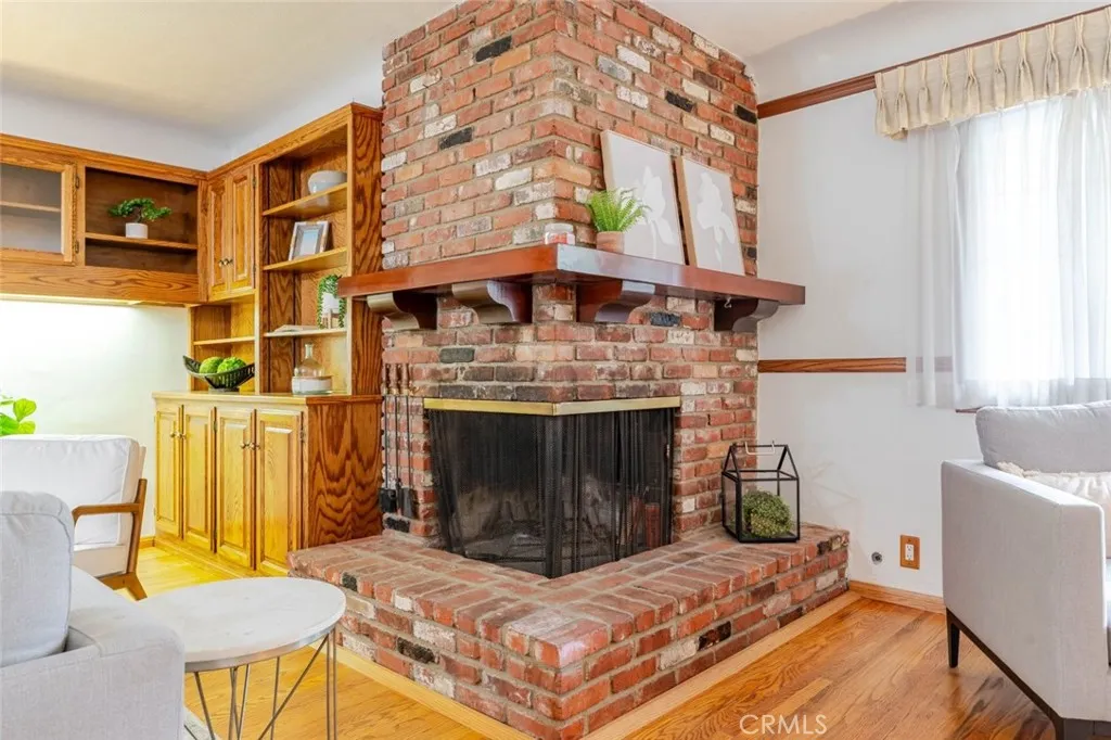 835 N Lincoln Street, Burbank, California 91506 home-pic-5